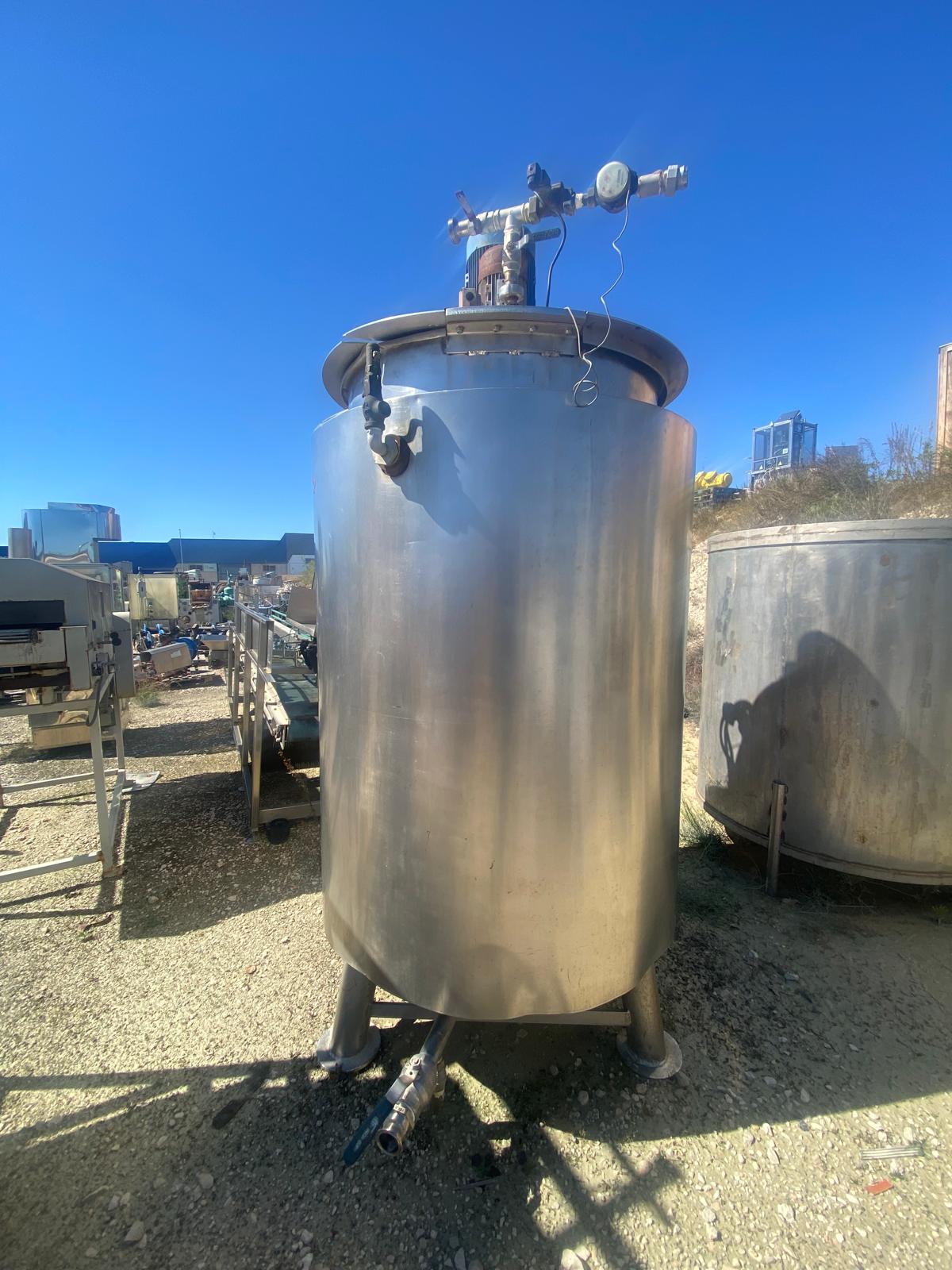 DEPÓSITO AGITADOR 2.000L CON DOBLE FONDO (5)